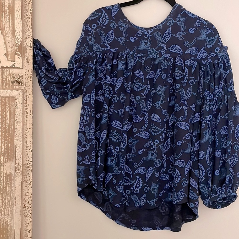 LOFT BLUE FLORAL PRINT PEASANT TOP